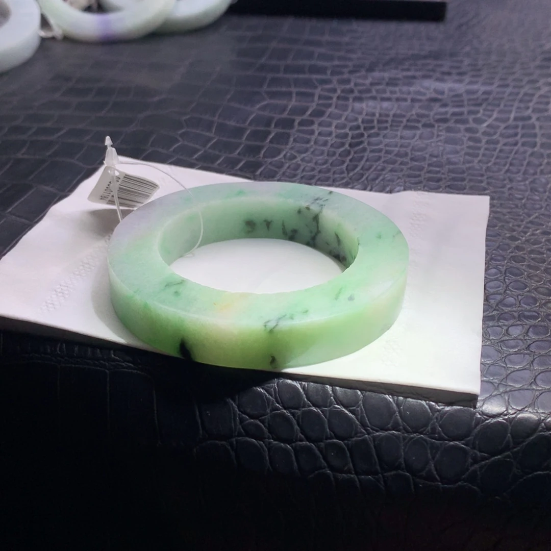 未镶嵌手镯定制翡翠