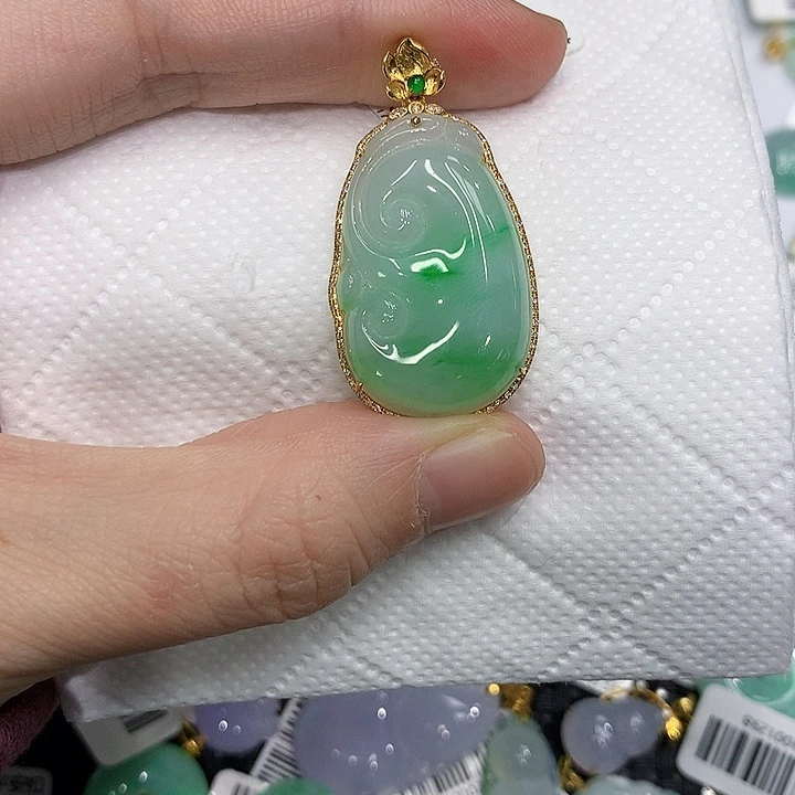颈饰18K金镶嵌翡翠12346778999
