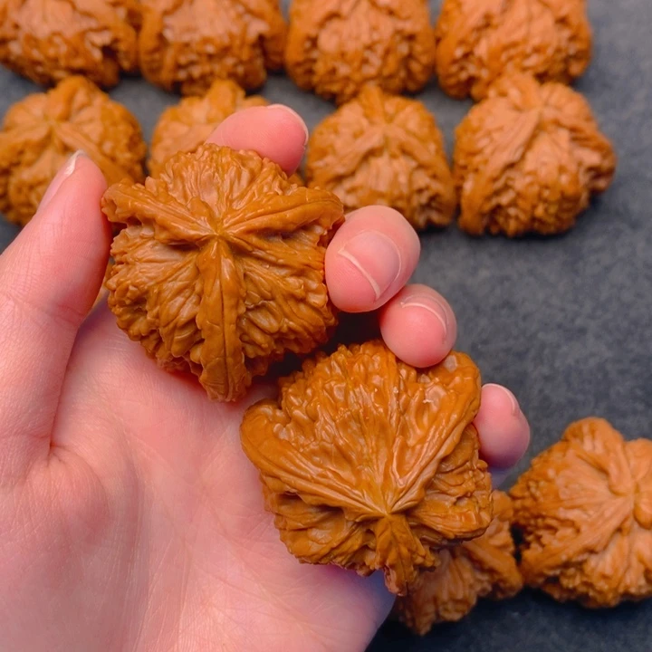 普***⁴文玩核桃吊坠白奔