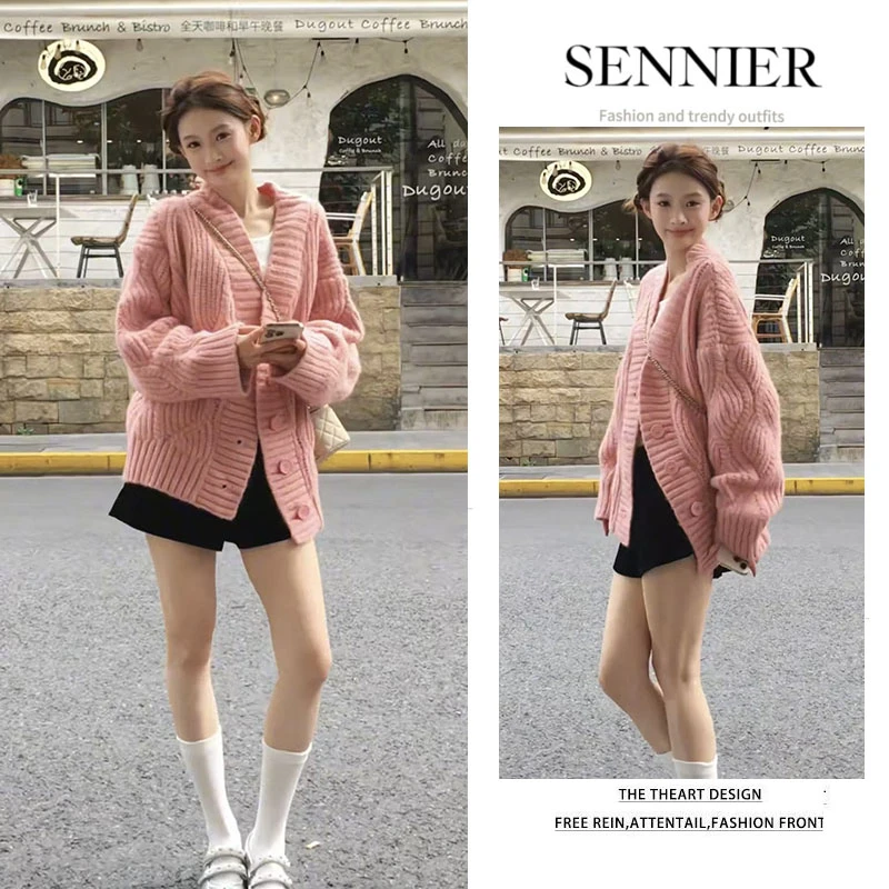 秋季时尚爆款2025新款女装慵懒风针织衫外套显瘦内搭短裤三件套装