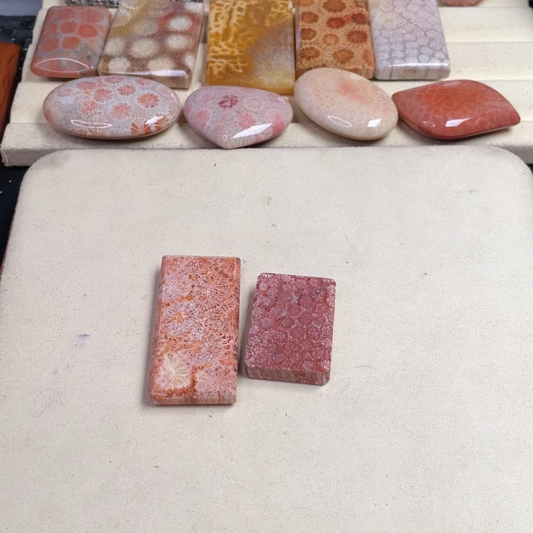 【闪购商品】未镶嵌吊坠(赠链)硅化玉。*z