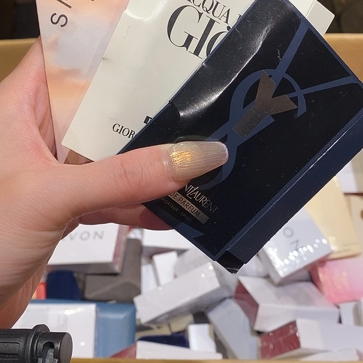 菠****中古香水沐浴露持久留香