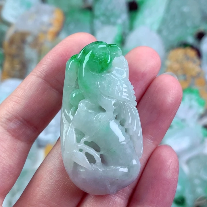 吊坠(不含链)未镶嵌翡翠