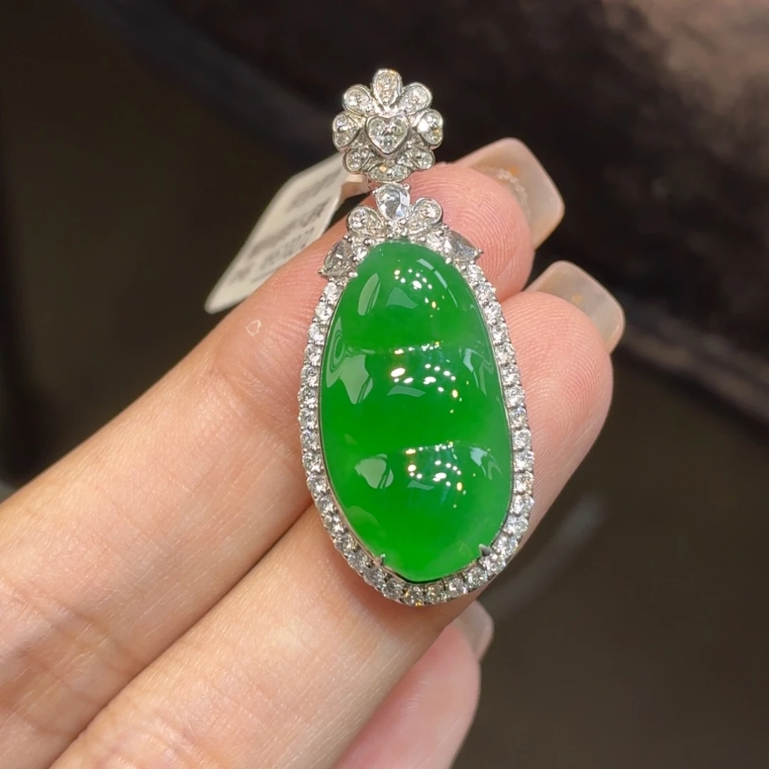 翡翠18K金镶嵌颈饰天然缅甸翡翠