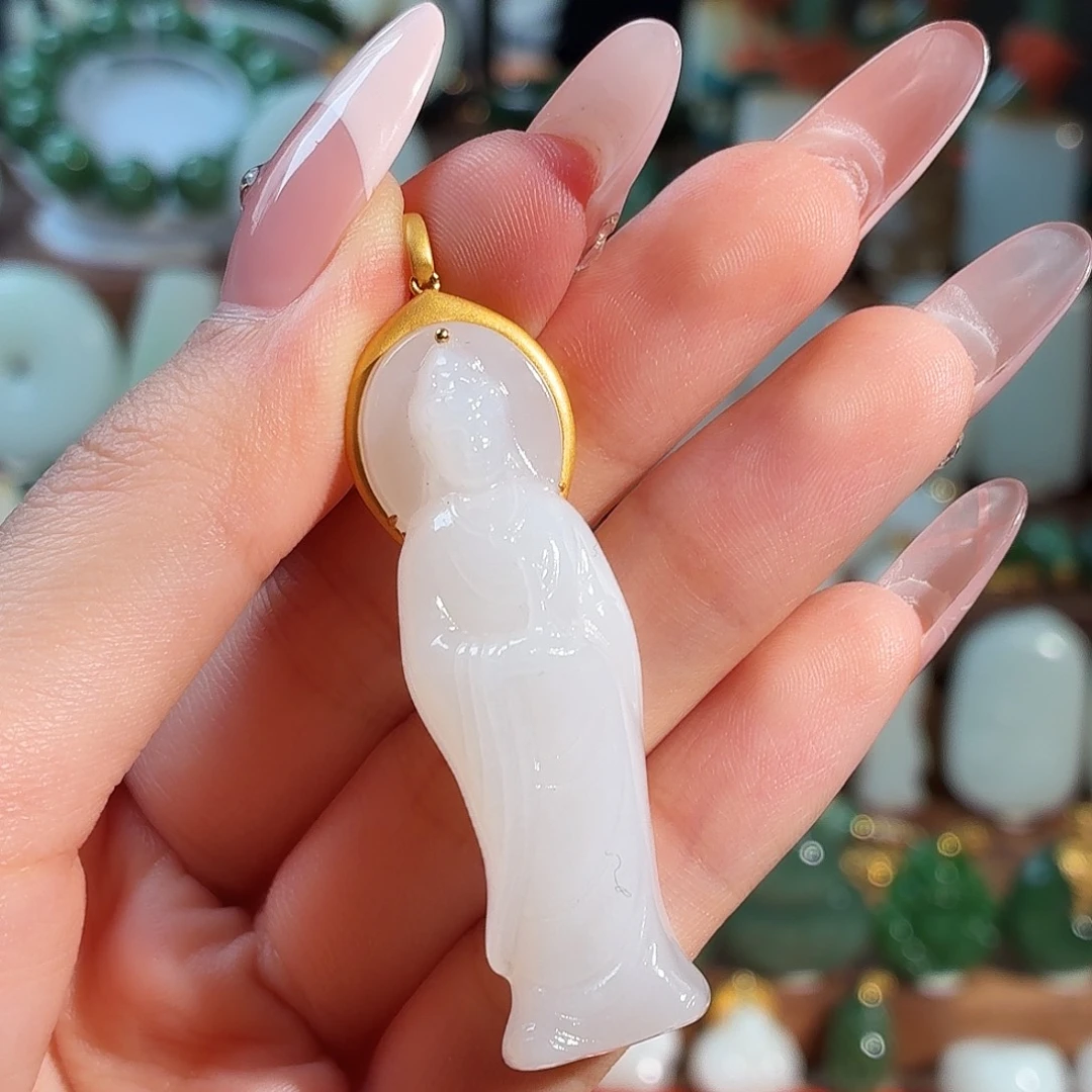 金***贝和田玉18K金镶嵌颈饰T