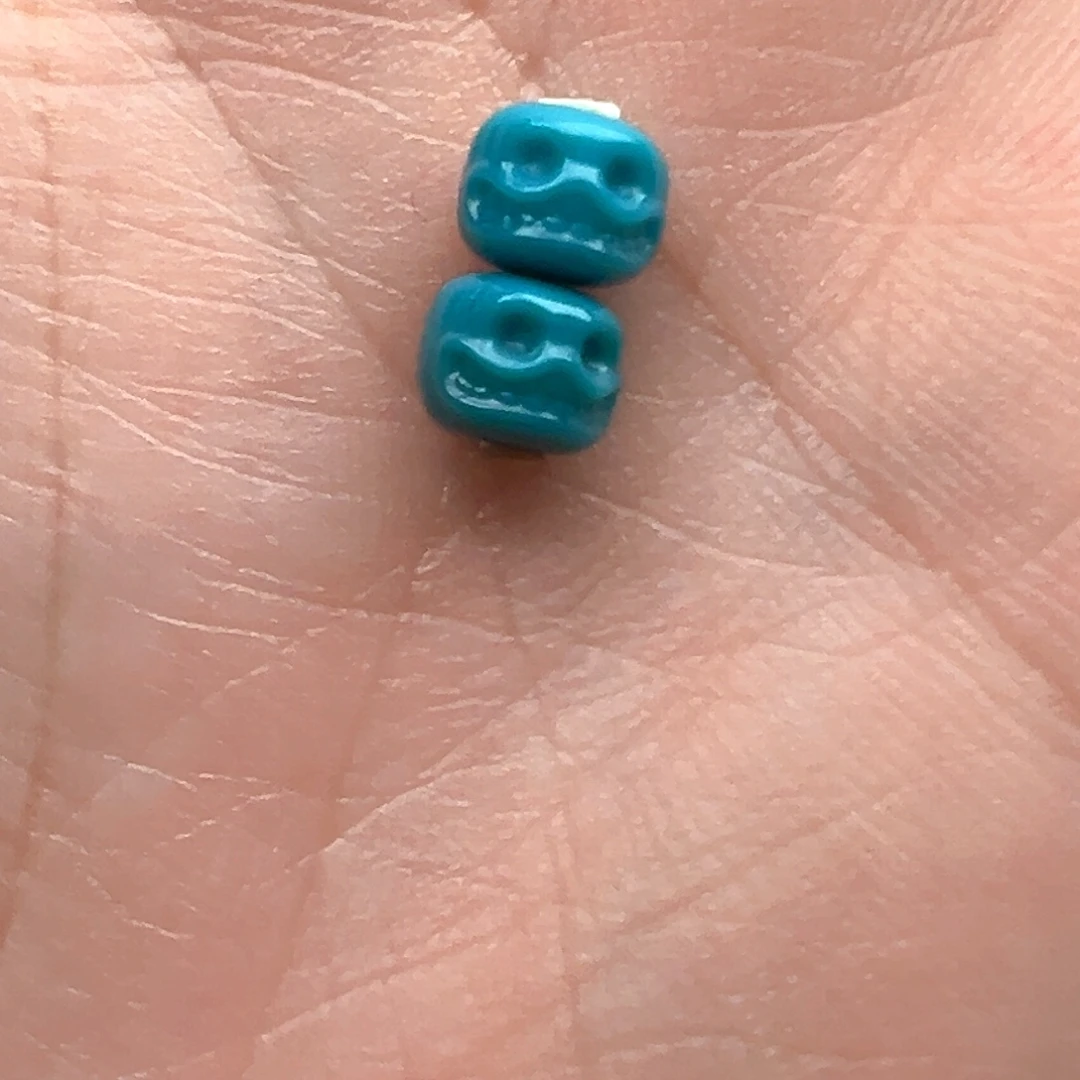 雨***廷绿松石未镶嵌颈饰