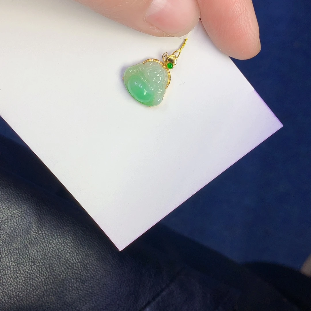 翡翠18K金镶嵌颈饰
