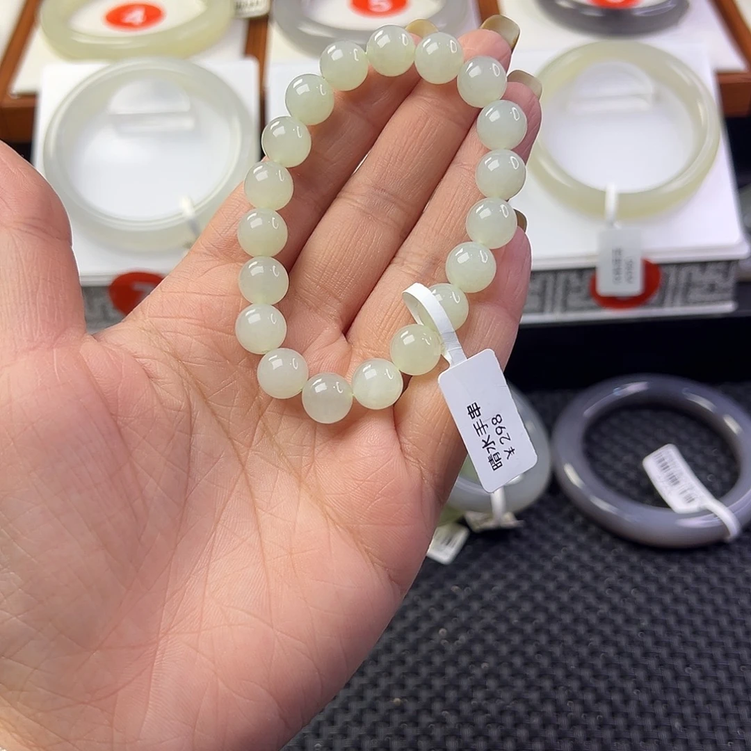 宝***家和田玉未镶嵌手镯