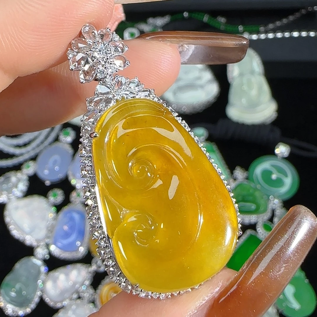 翡翠18K金镶嵌颈饰天然翡翠