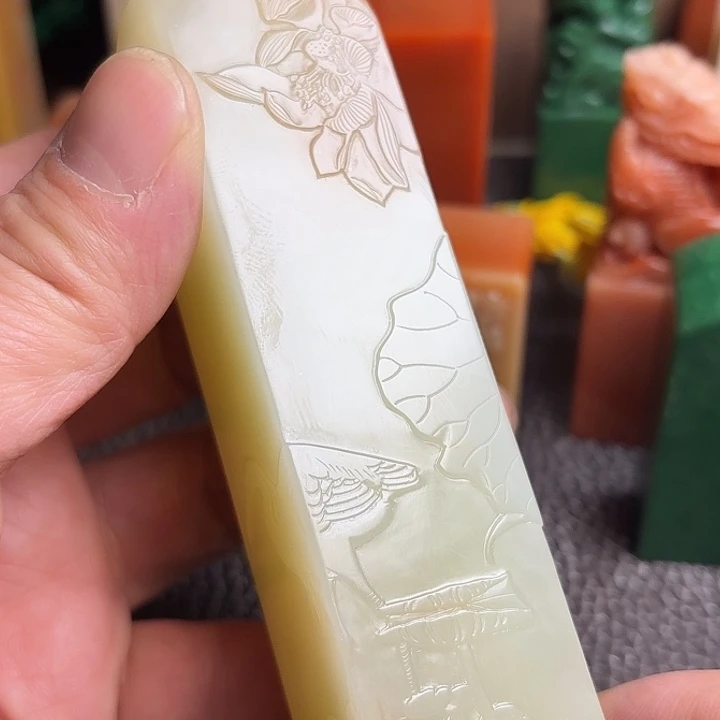 老挝石精美薄意荷花