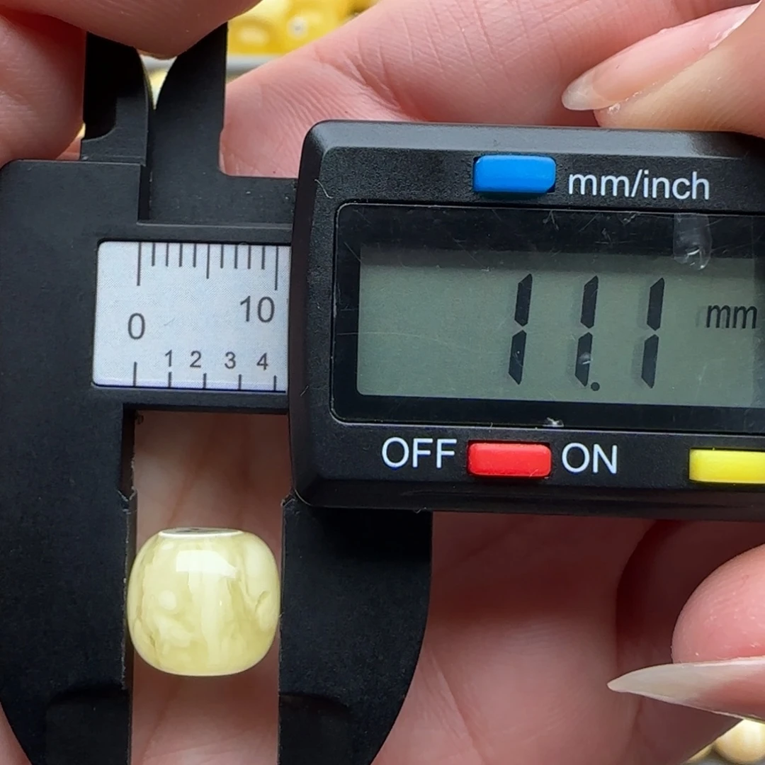 蜜蜡未镶嵌裸石妖花老型