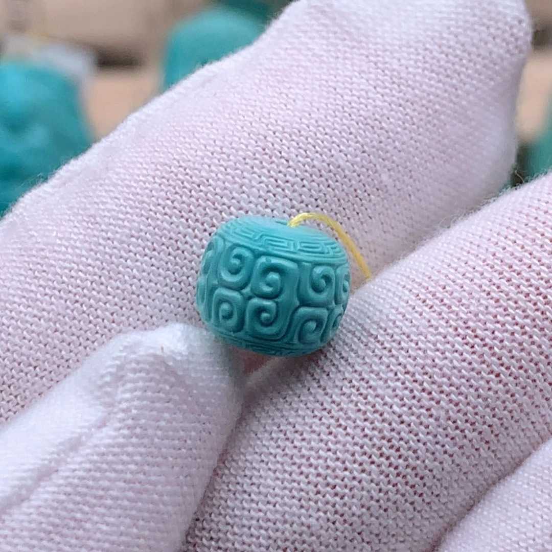 绿松石未镶嵌颈饰