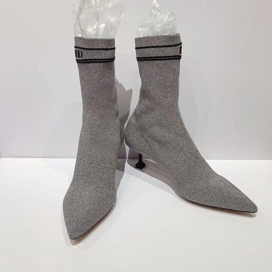 未使用 MIU MIU/缪缪 尖头logo袜子靴 银色 37码