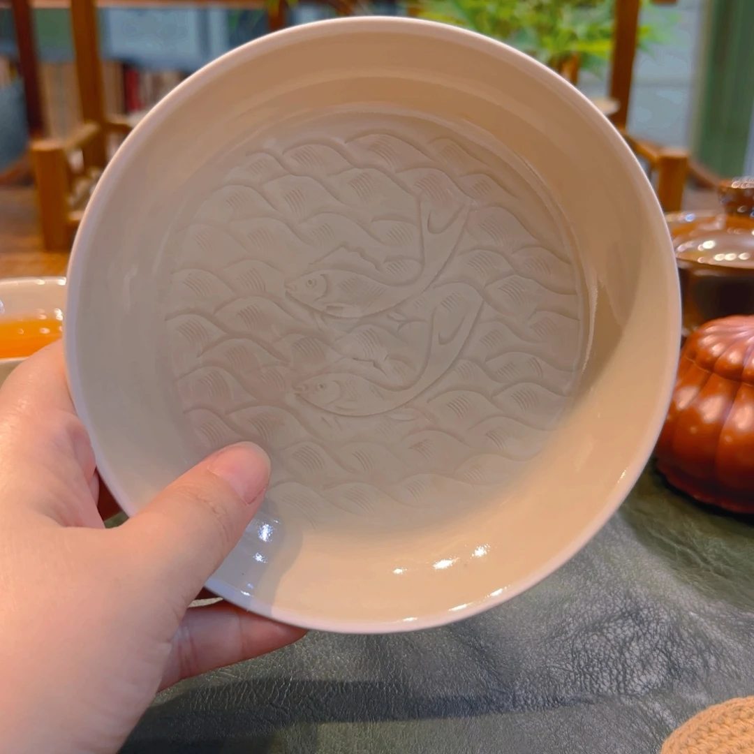 微瑕仿古盘 莲纹 芒口 14.6口径