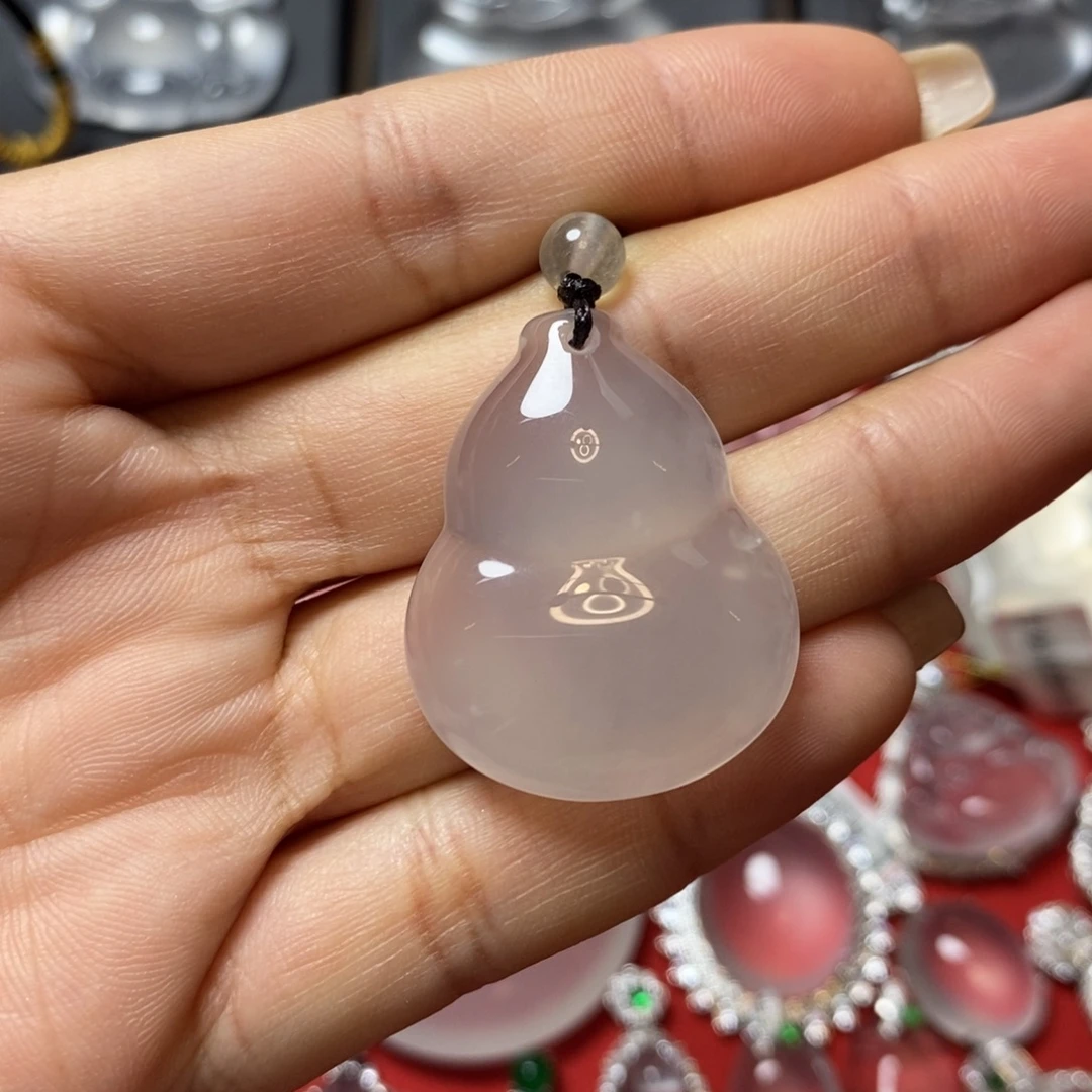 石英质玉未镶嵌吊坠