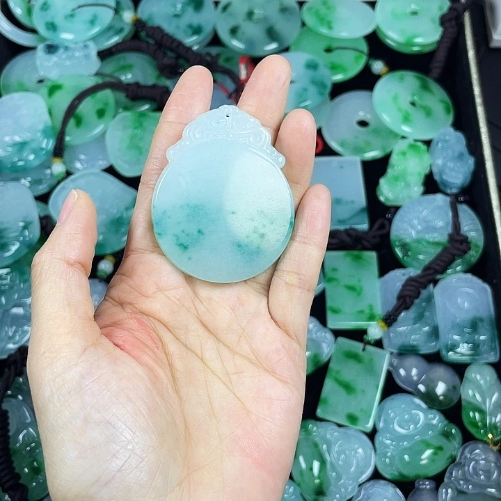 翡翠未镶嵌颈饰吊坠