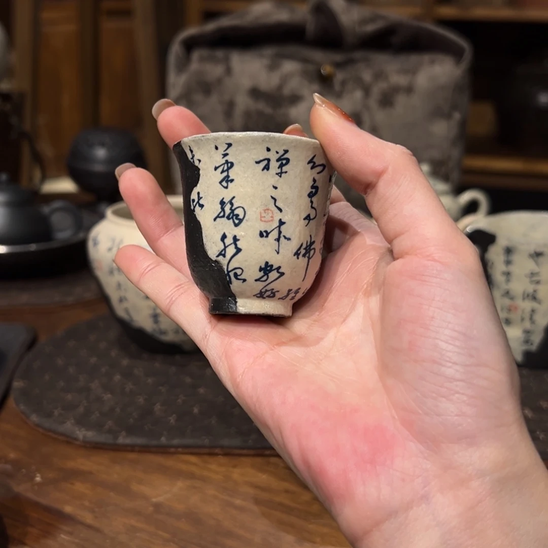 摆件陶瓷，。      陶瓷。