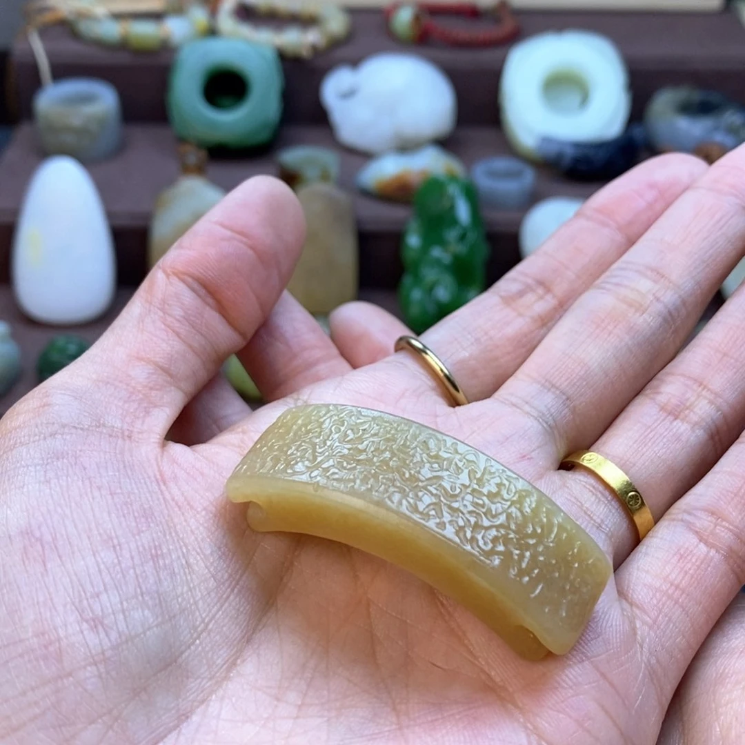 和田玉（糖玉）颈饰未镶嵌迎*