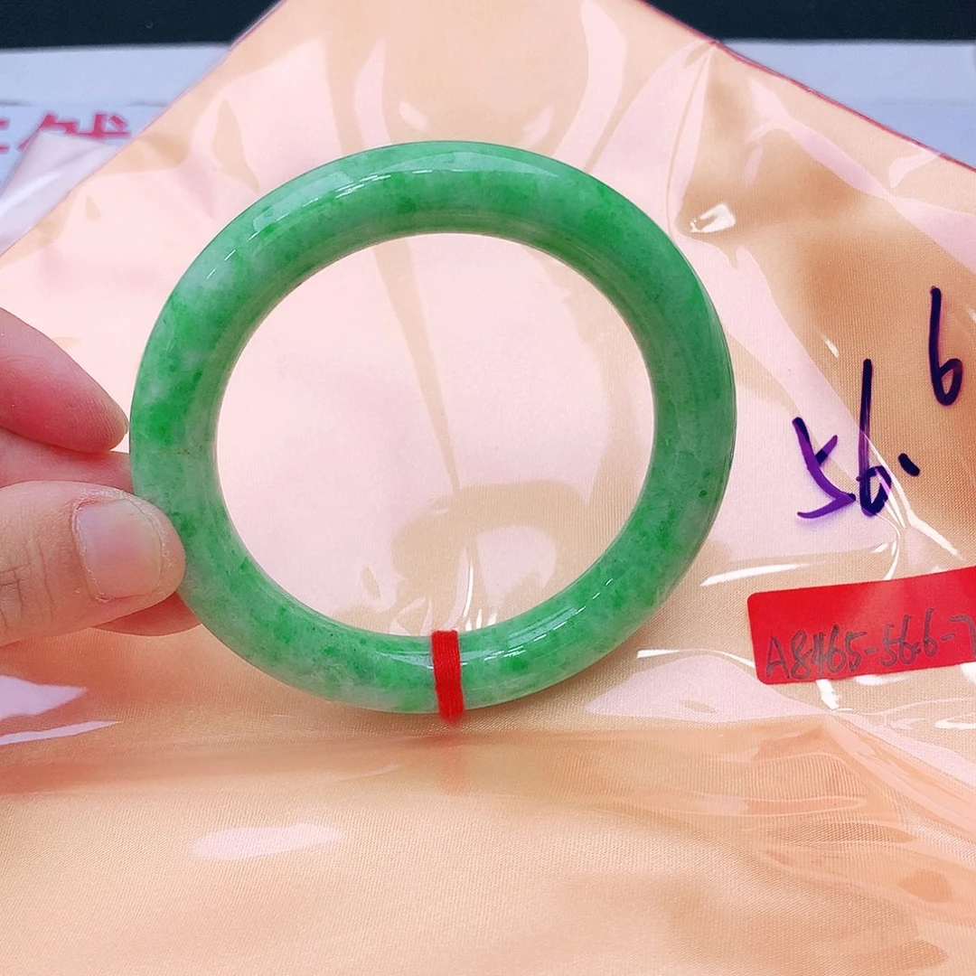 未镶嵌手镯翡翠我