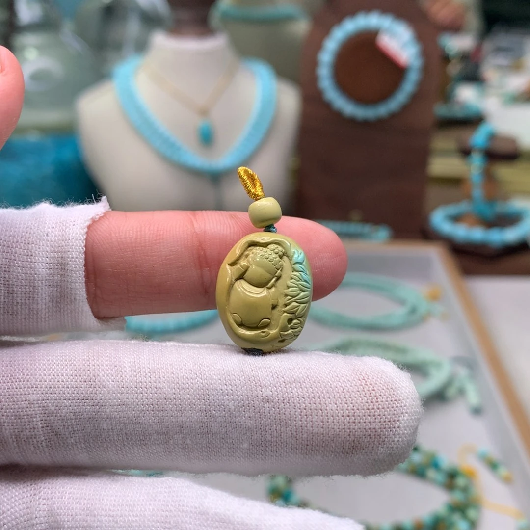 绿松石配饰未镶嵌