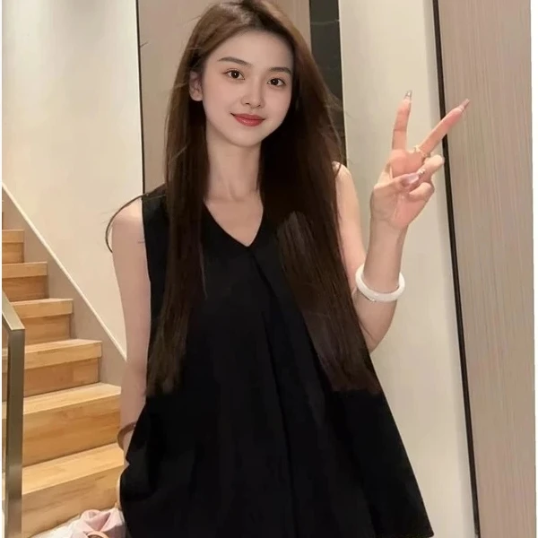（运费险）160g千金风背心宽松型显瘦黑色女装露肩休闲风宽松