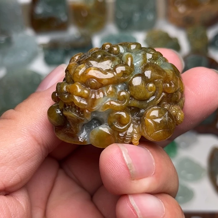 颈饰未镶嵌翡翠貔貅