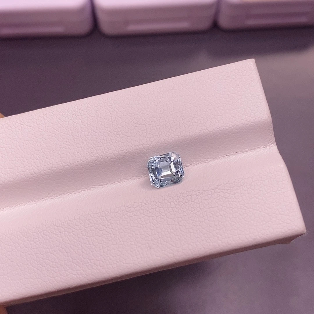 裸石海蓝宝石0.99克拉