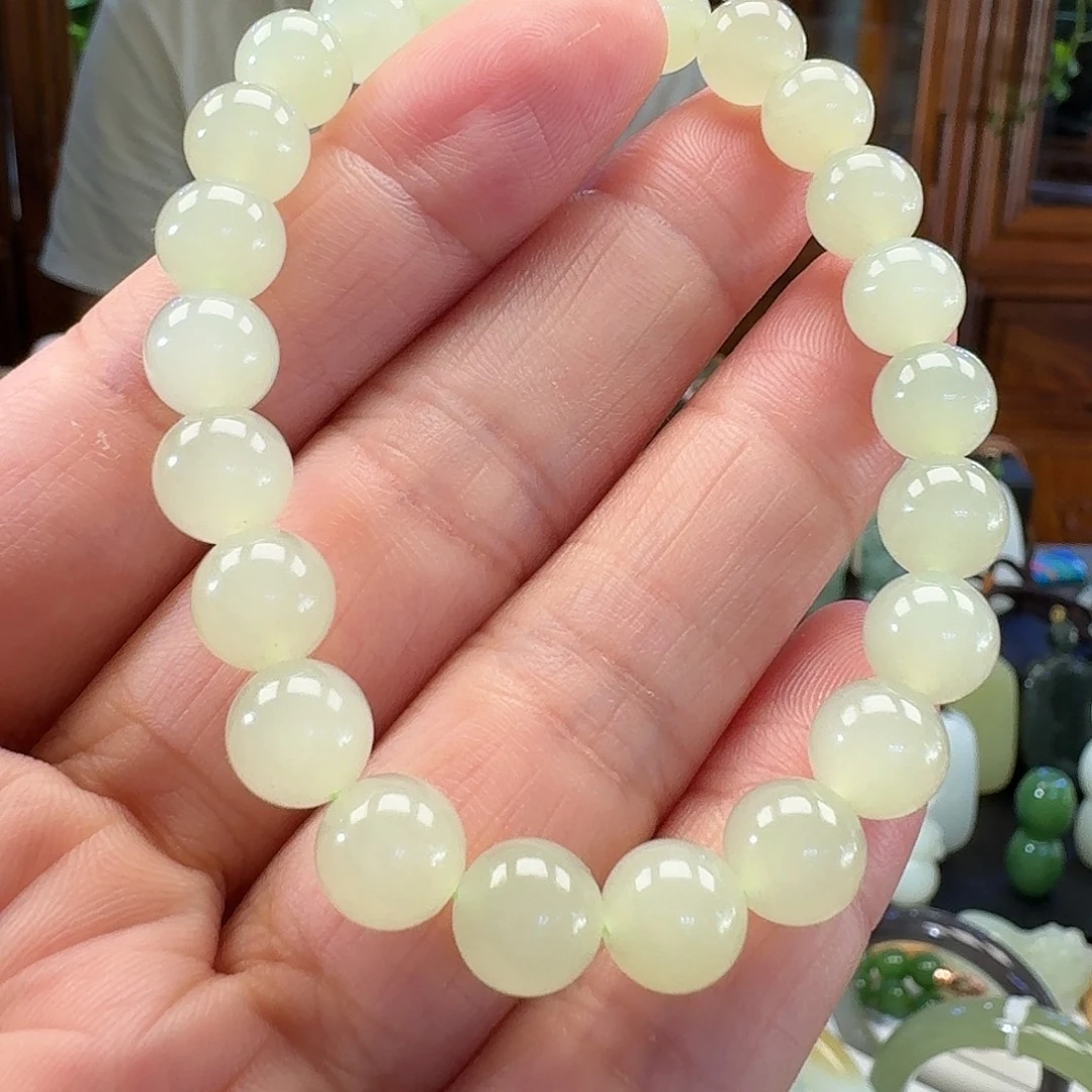 大***雪和田玉未镶嵌颈饰