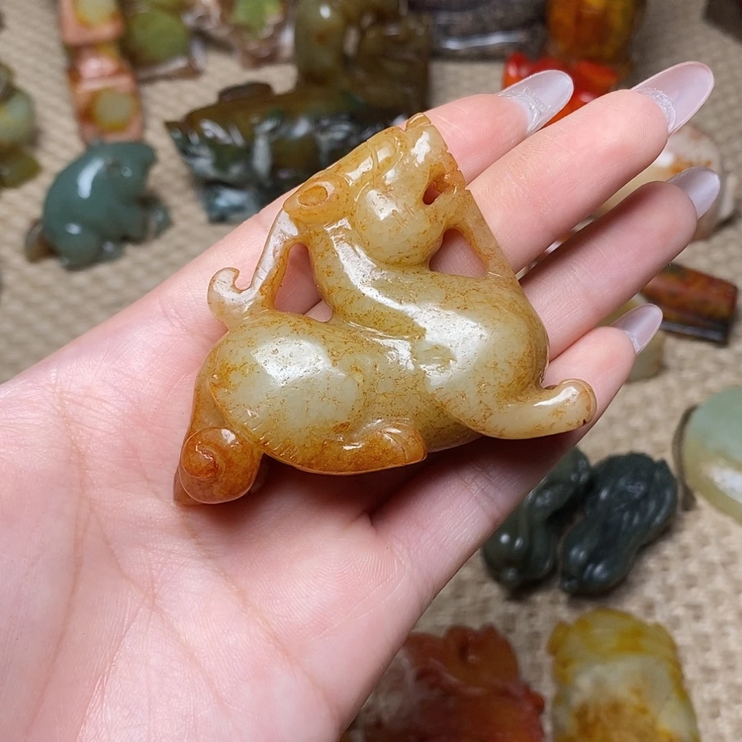 万***哥和田玉未镶嵌颈饰