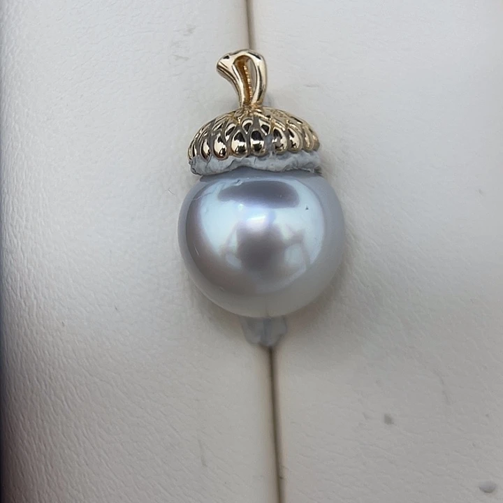 未镶嵌颈饰海水珍珠12.8mm 澳白 款后很圆