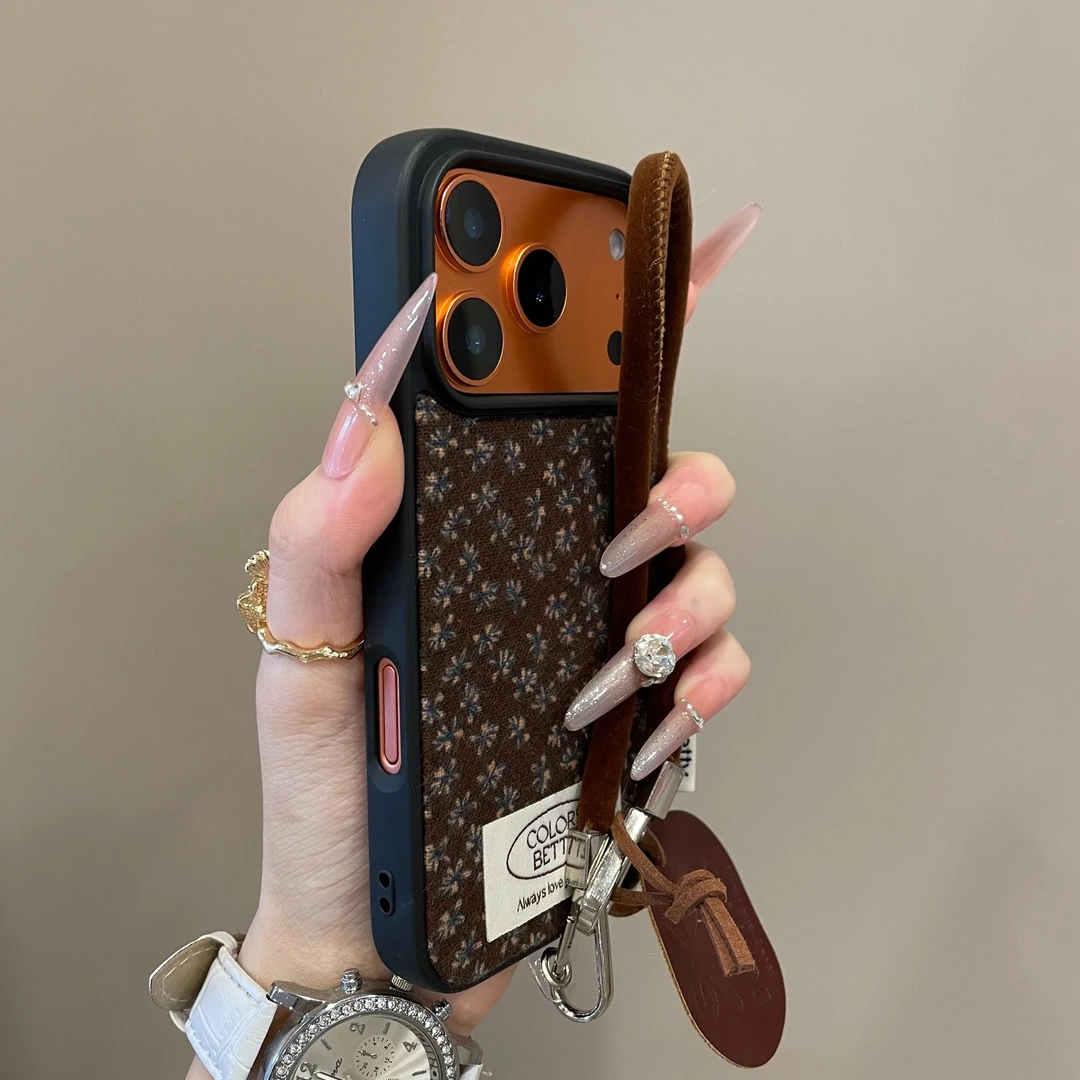 ins风黑边绒布碎花标签适用苹果17promax手机壳16pro简约15新14pm