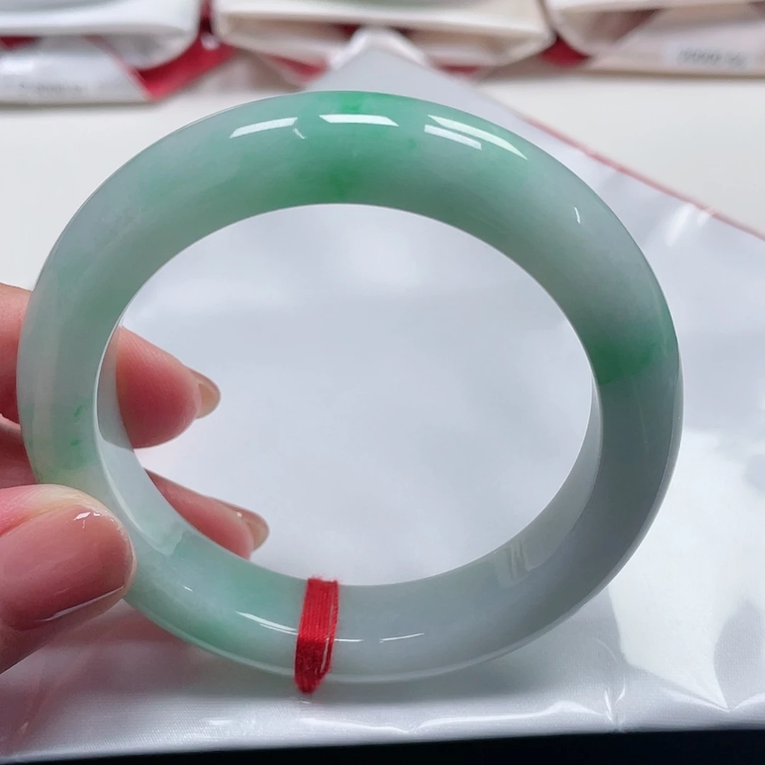 翡翠手镯未镶嵌缅甸翡翠