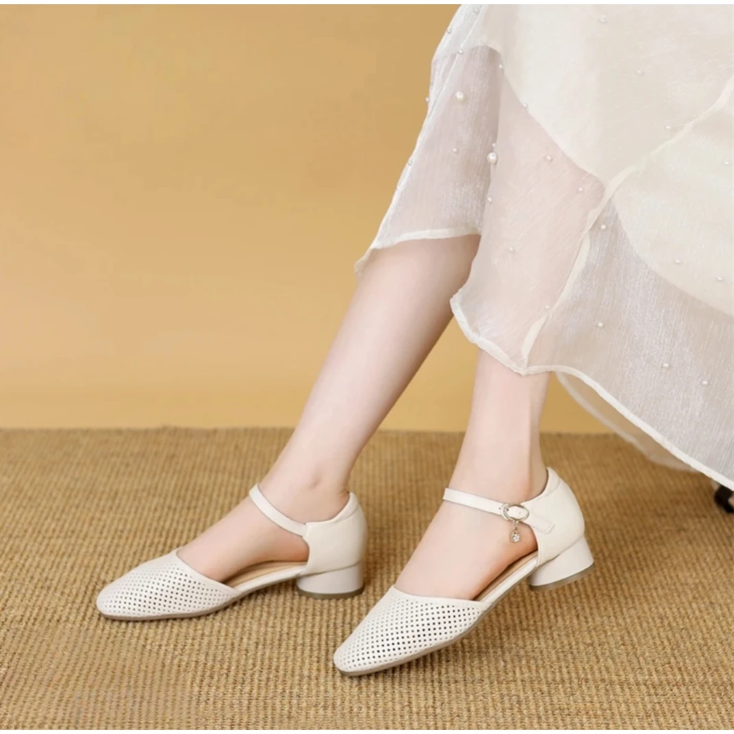 镂空一字式扣带低跟方头时装凉鞋粗跟方头凉鞋春夏低跟6679