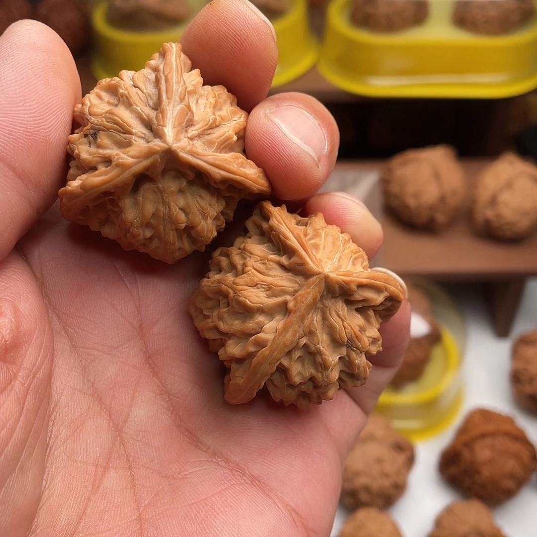 文玩核桃吊坠盘山三棱