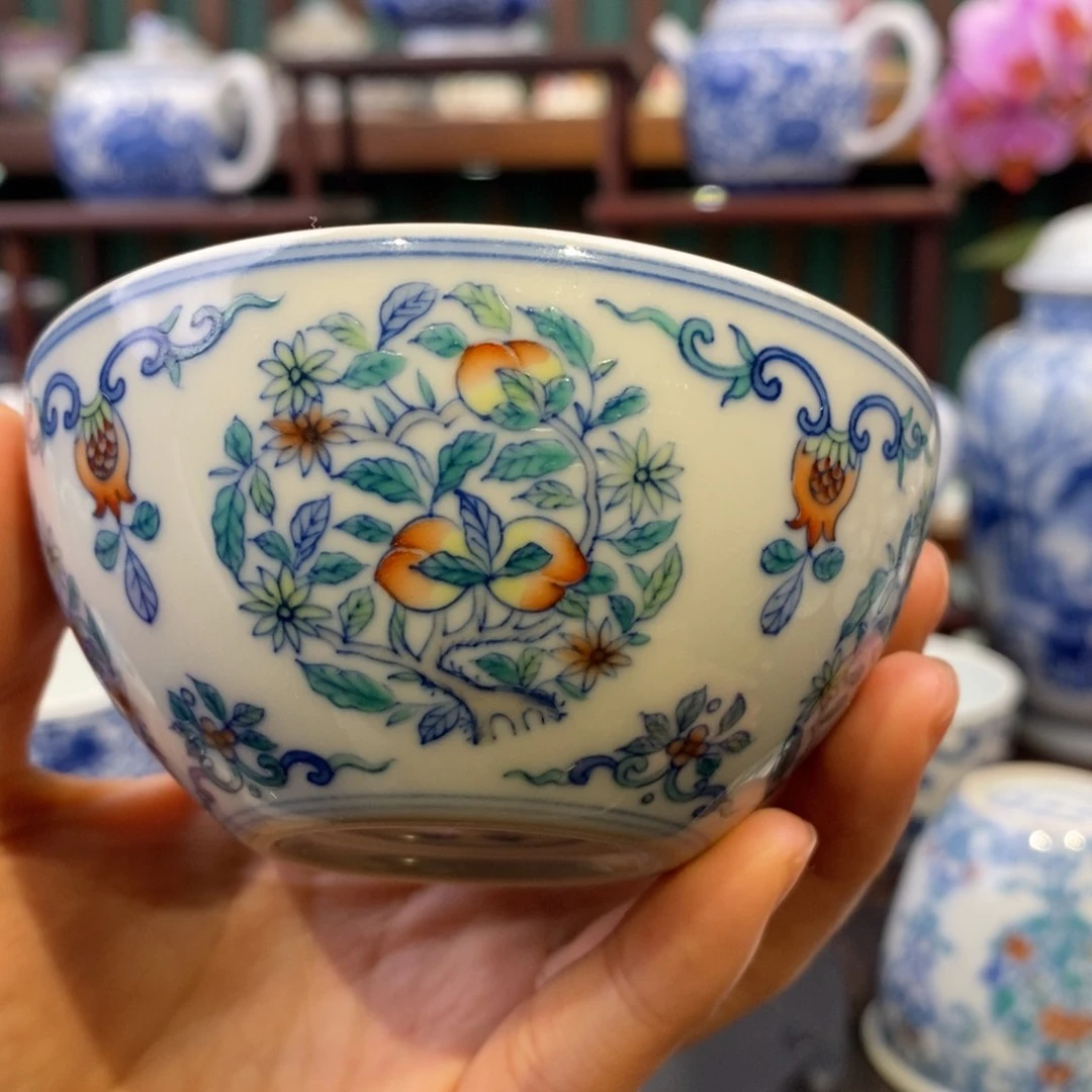 慎静斋斗彩寿桃杯