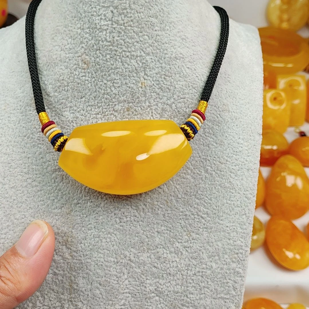 蜜蜡吊坠(赠链)未镶嵌