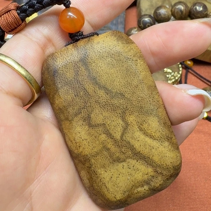 大叶紫檀（黑酸枝木类）
