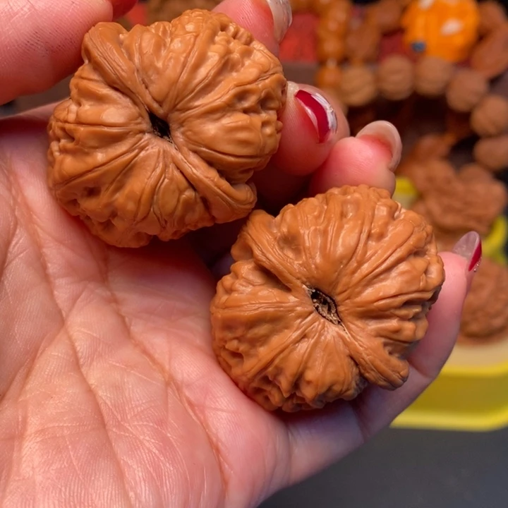 刘***兵吊坠文玩核桃43元宝