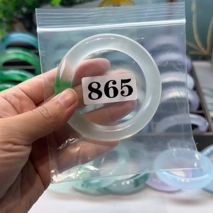 玉王*炮时尚飘花手镯865