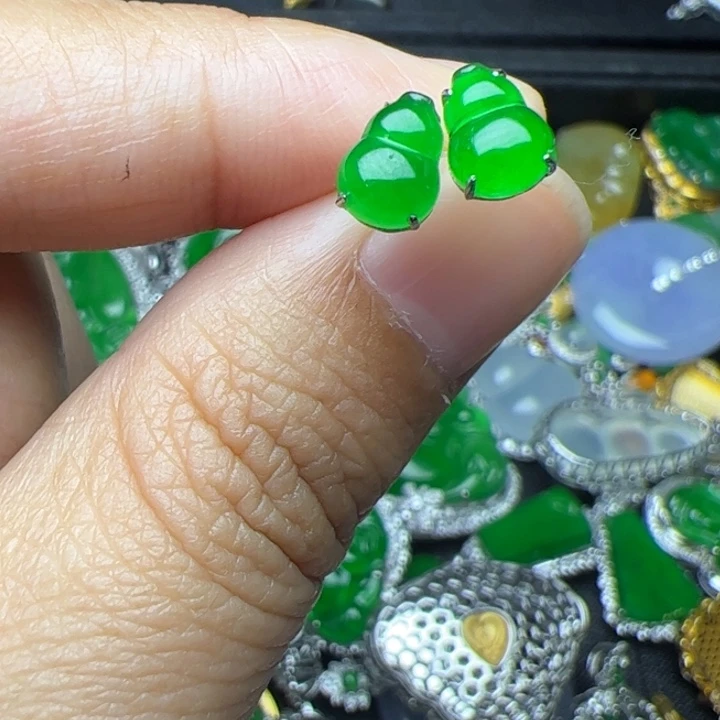 翡翠18K金镶嵌耳饰
