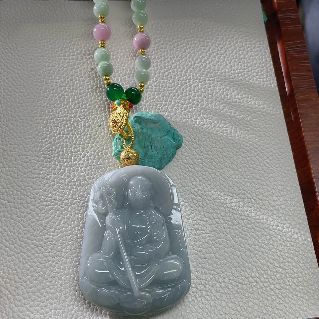 翡翠未镶嵌颈饰地藏王菩萨