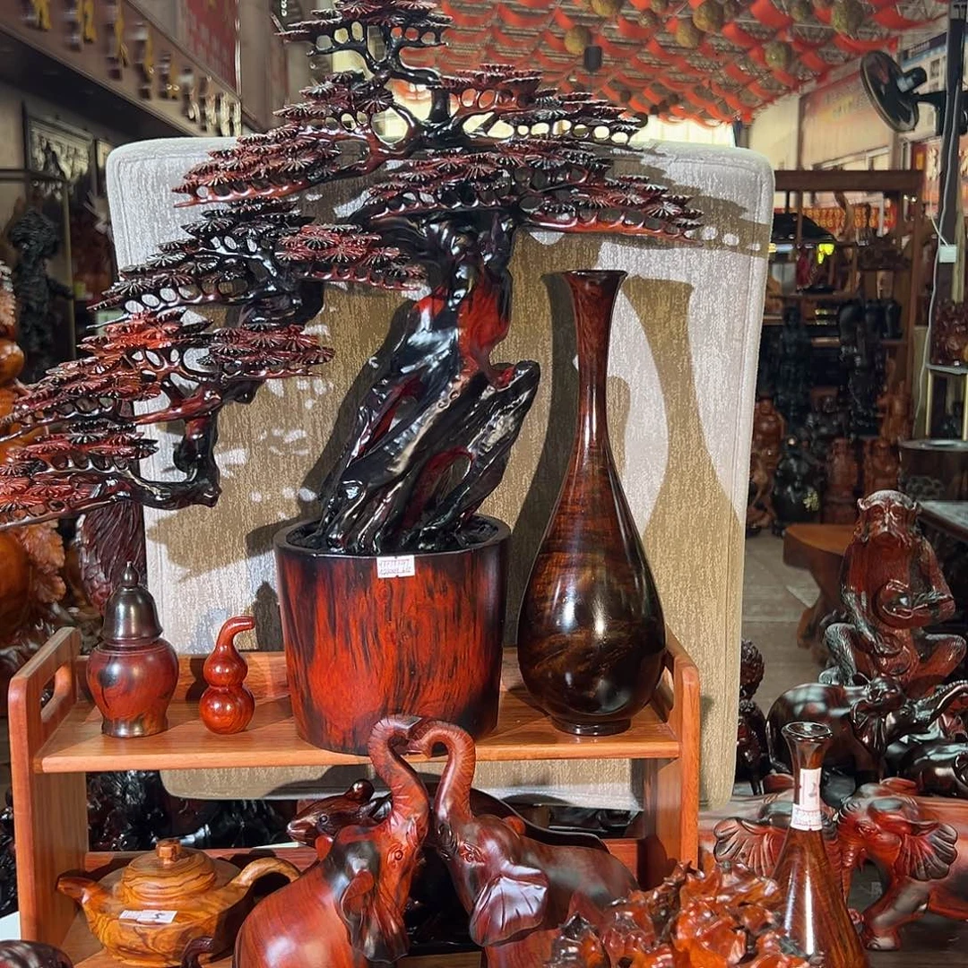 卡***特香榧木老挝大红酸枝花瓶