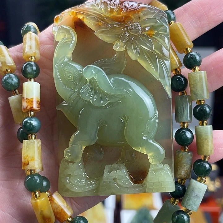 未镶嵌蛇纹石玉颈饰