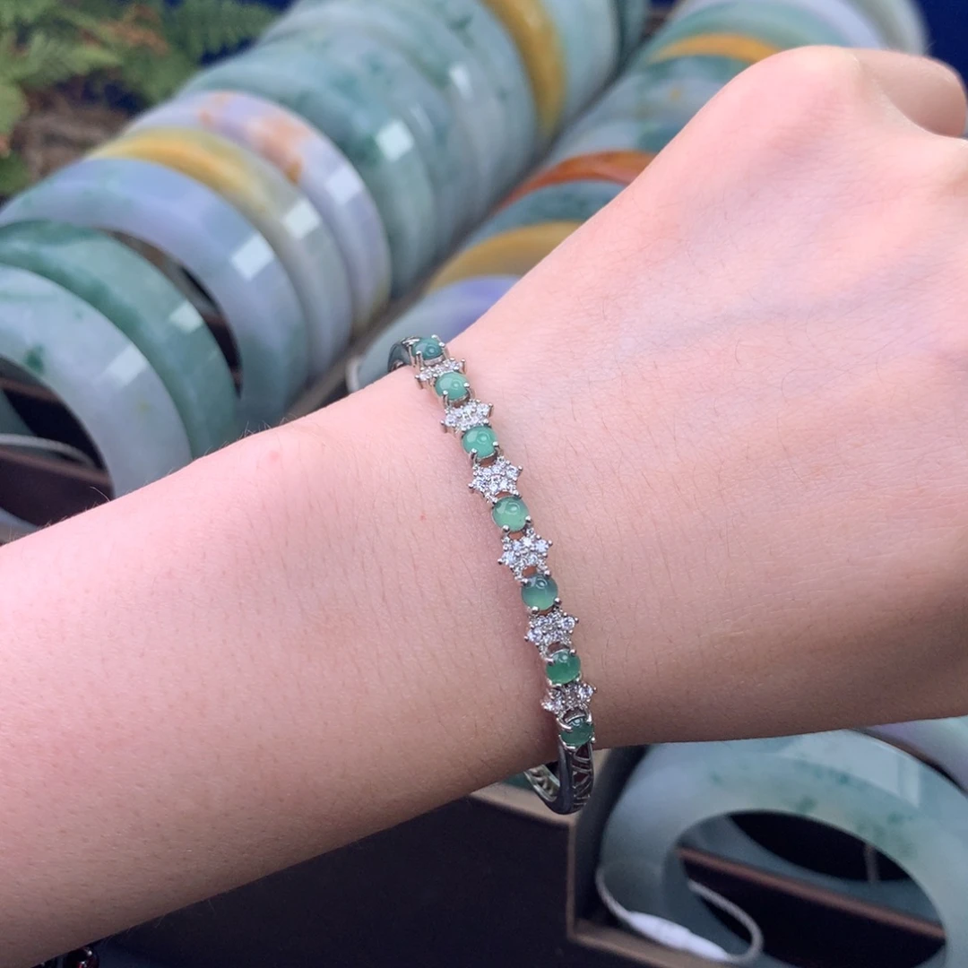 翡翠未镶嵌手镯手镯