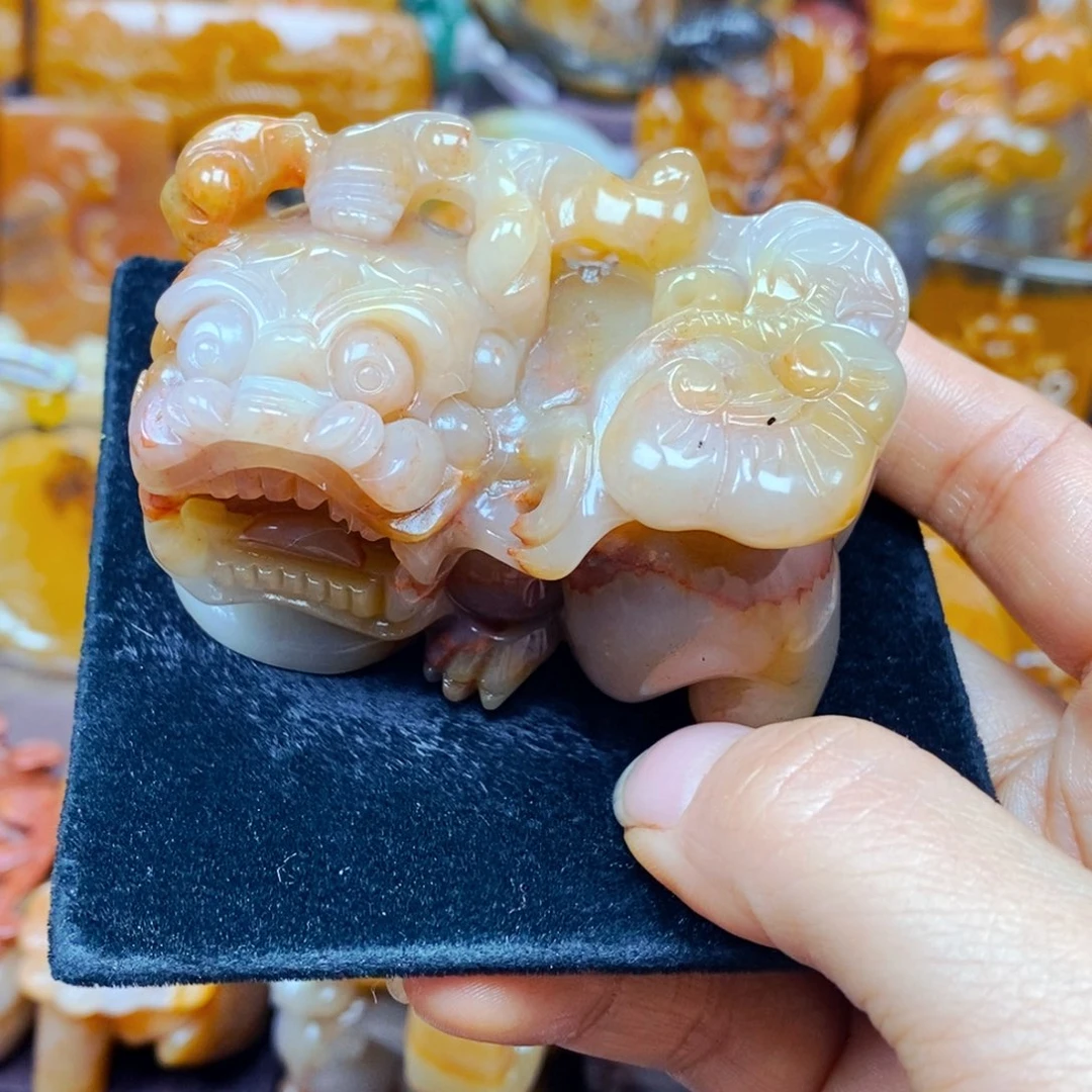 未镶嵌石英质玉（黄龙玉）颈饰