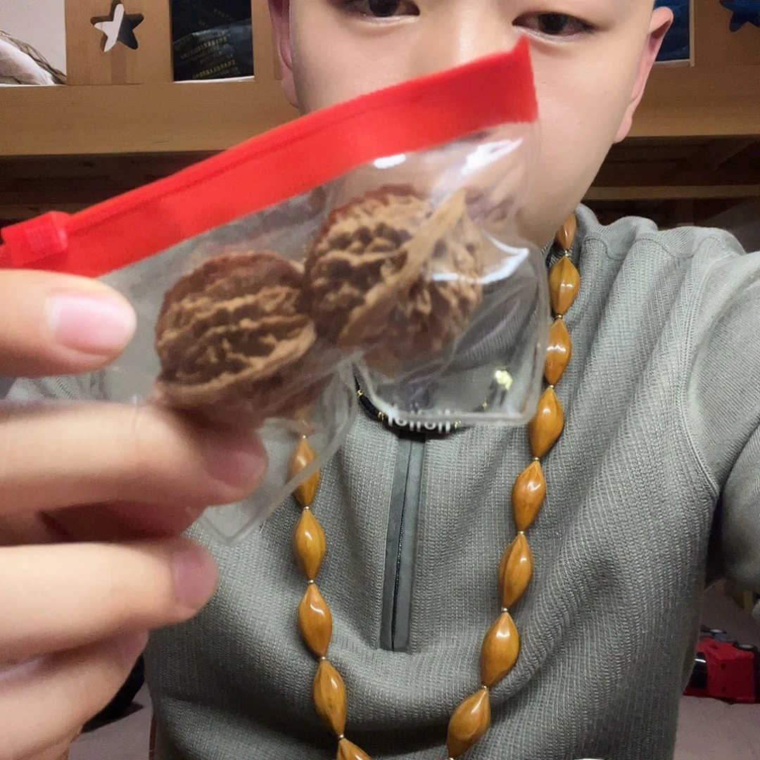 7***.吊坠猴头核桃核桃