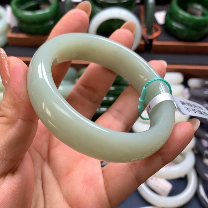 【闪购商品】未镶嵌手镯和田玉