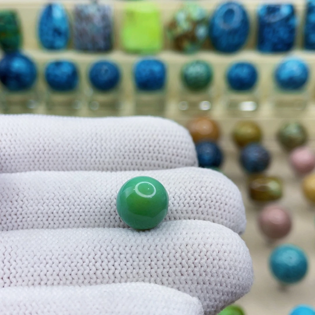 未镶嵌绿松石颈饰