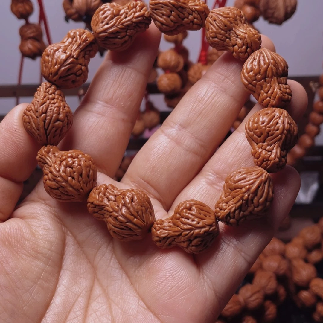 木质类龙纹桃枭手串