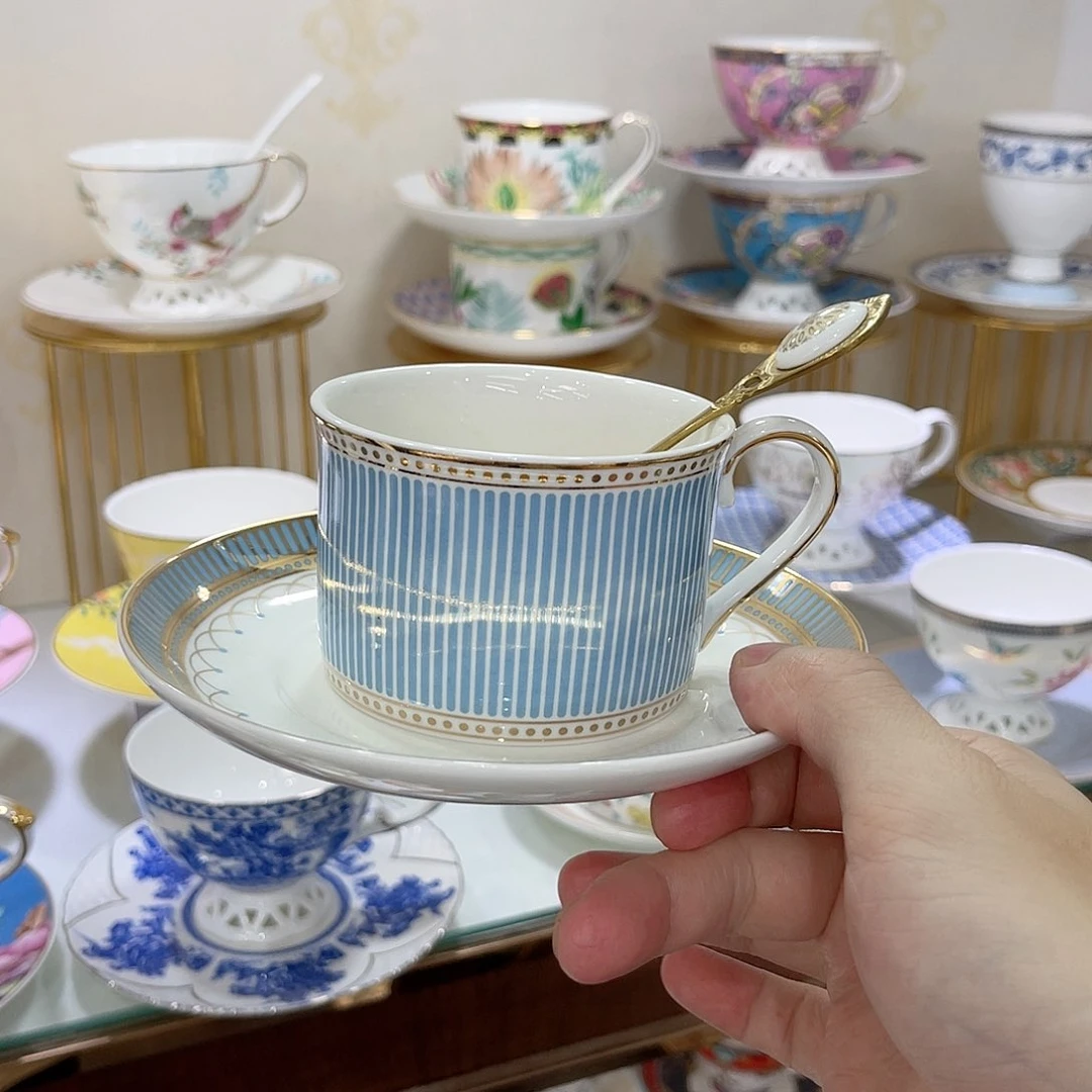 36%以上骨粉骨瓷杯碟配金勺